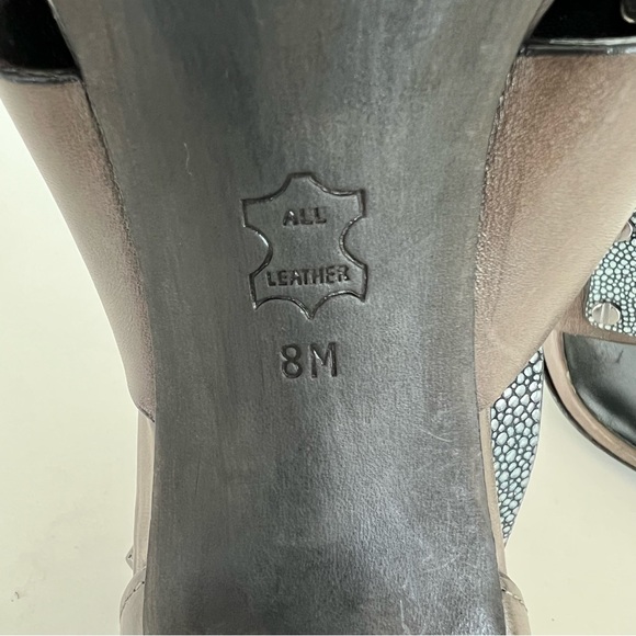 TORY BURCH Teagan Stingray Brown Blue Leather Caged T Strap Sandals Heels Sz 8 - Picture 9 of 15